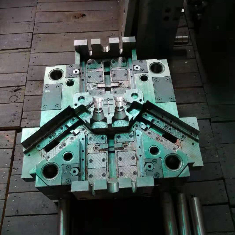 Yudoの熱いランナーNAK80 PPのプラスチック射出成形